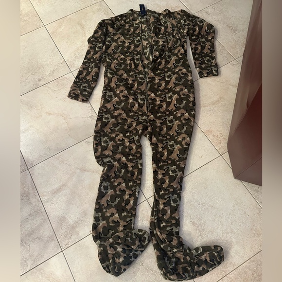 NWT CLUB ROOM Men’s plush fleece camouflage camo footed onesie pajamas pjs - Picture 1 of 9